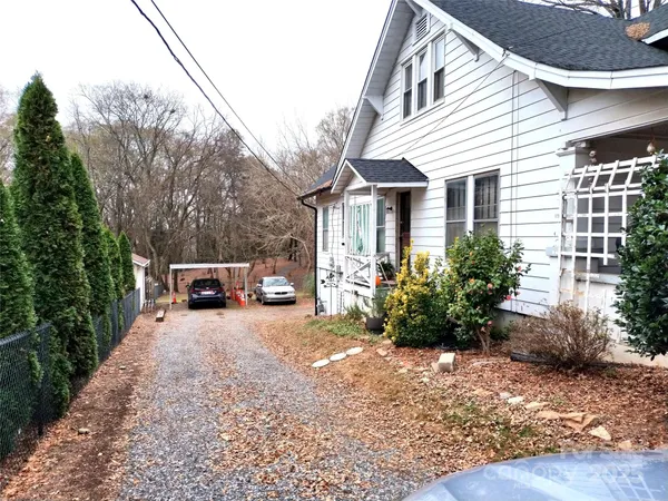 $259,000 | 623 4th Avenue Southwest, Hickory, NC 28602