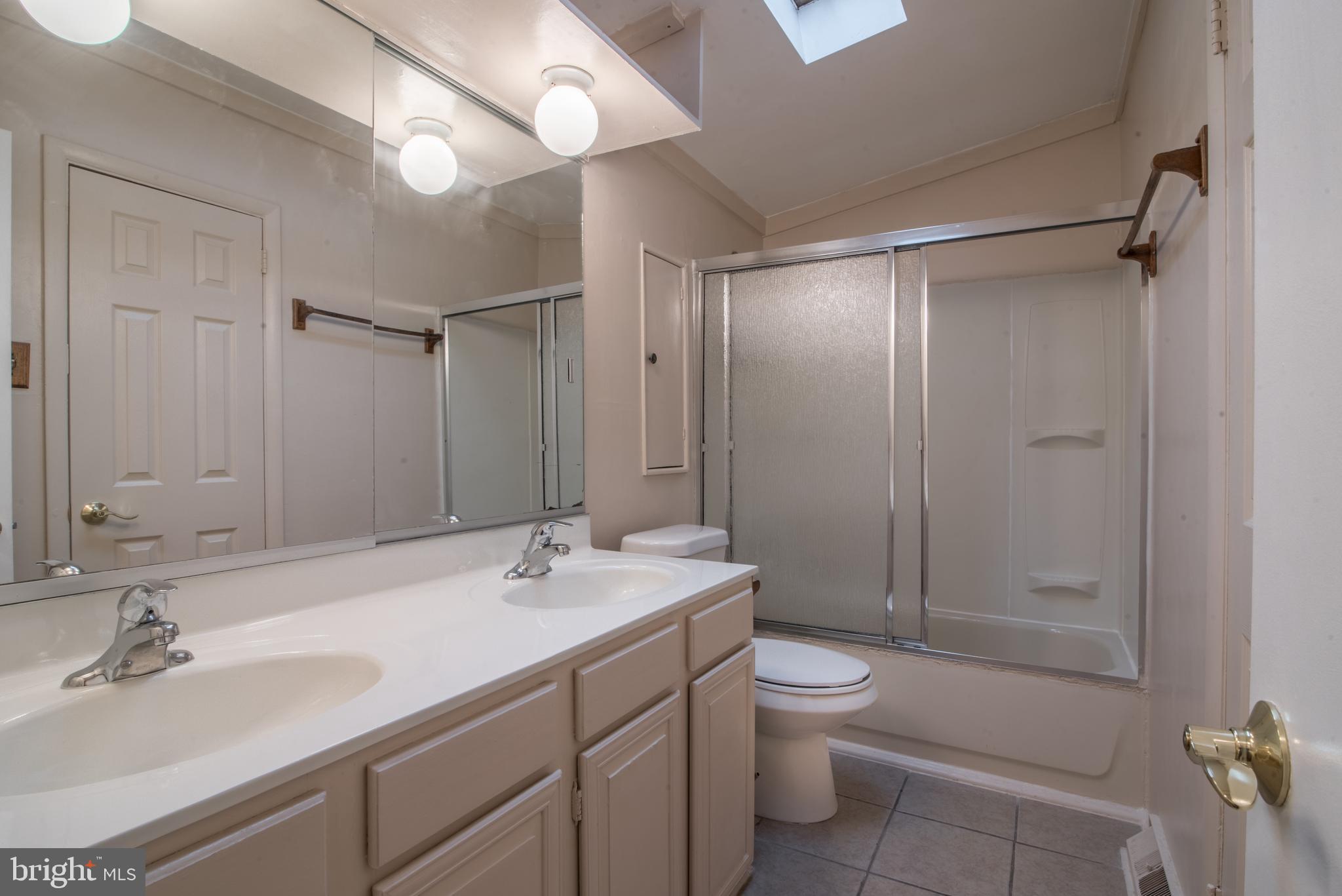 6815 Timberlane Road Baltimore, MD 21209 - Photo 14 of 29 BATHROOM