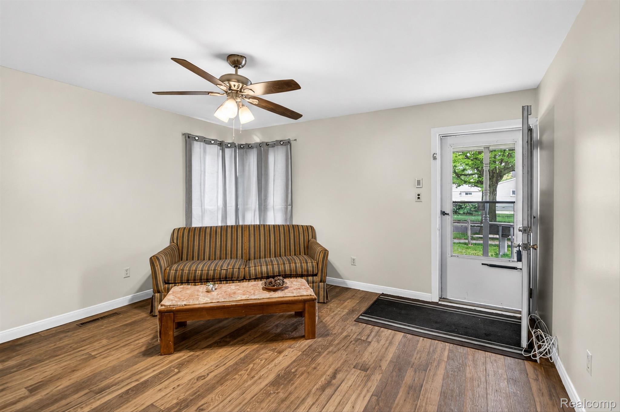 1459 Grove Road Ypsilanti, MI 48198 - Photo 8 of 36 -