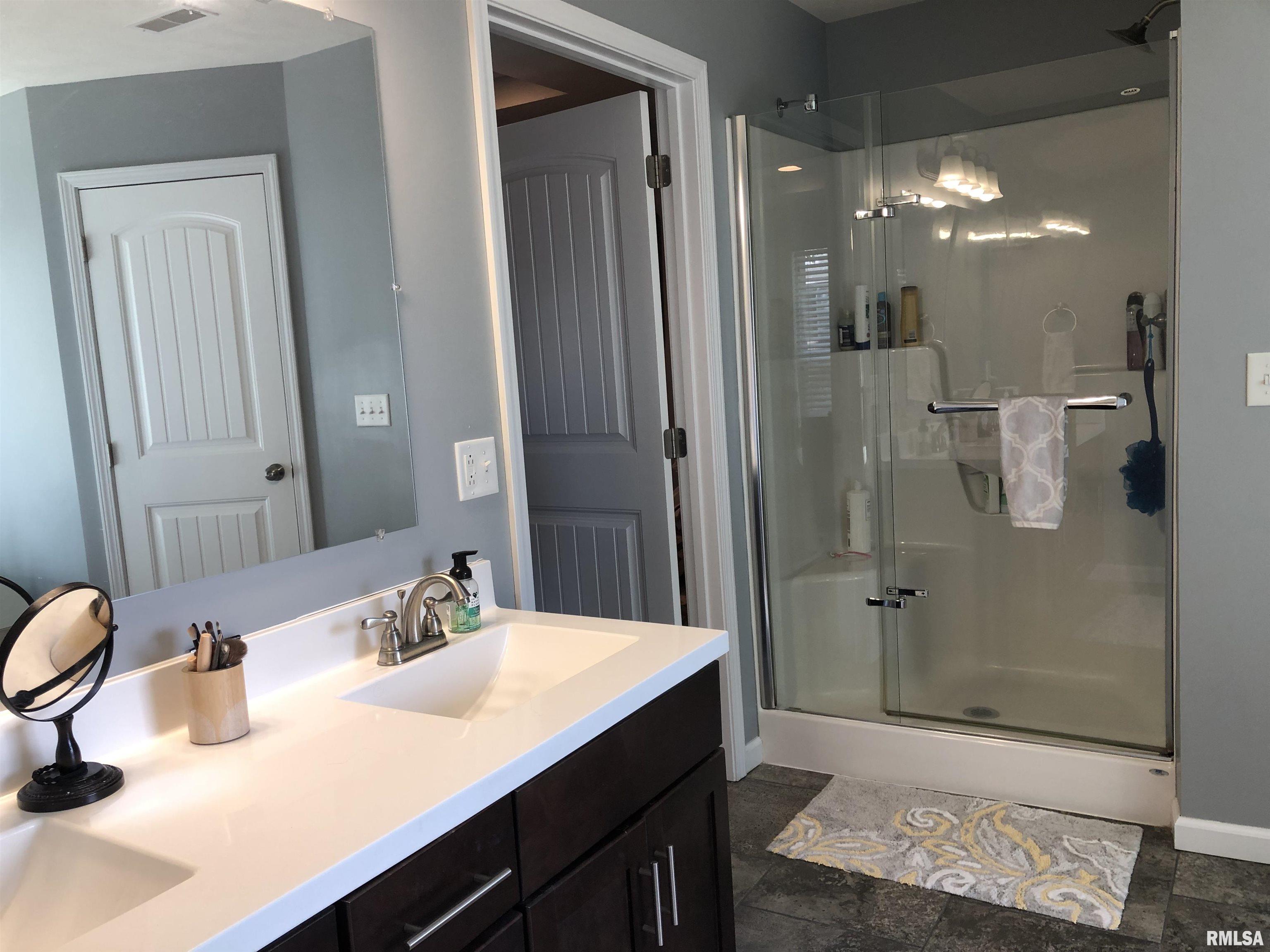 2302 Spring Lane Marion, IL 62959 - Photo 17 of 30 Gallery Image 17