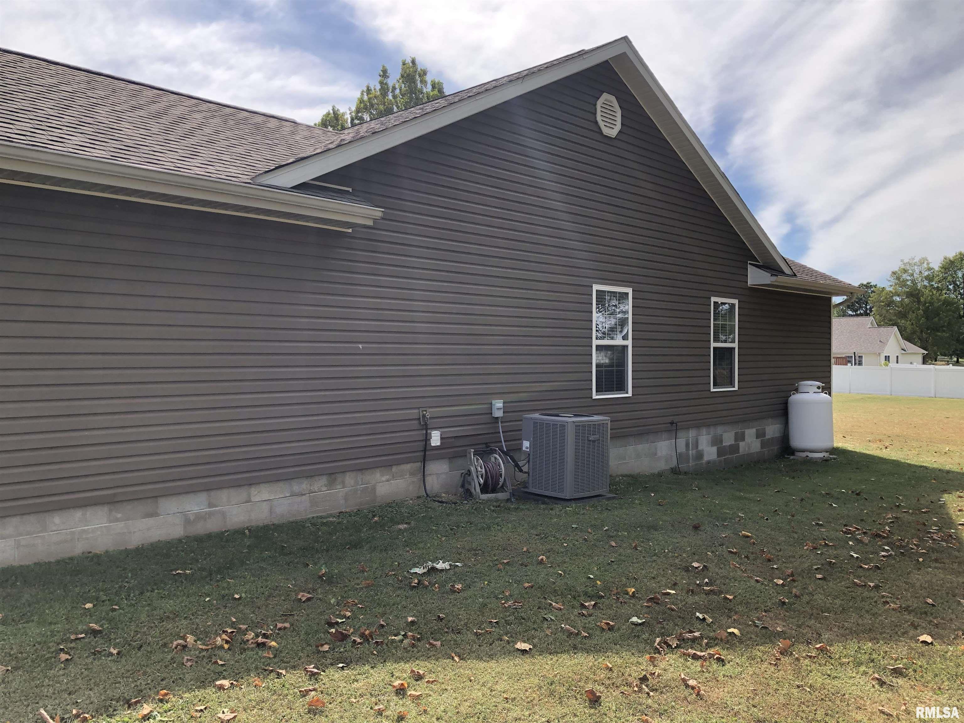2302 Spring Lane Marion, IL 62959 - Photo 28 of 30 Gallery Image 28