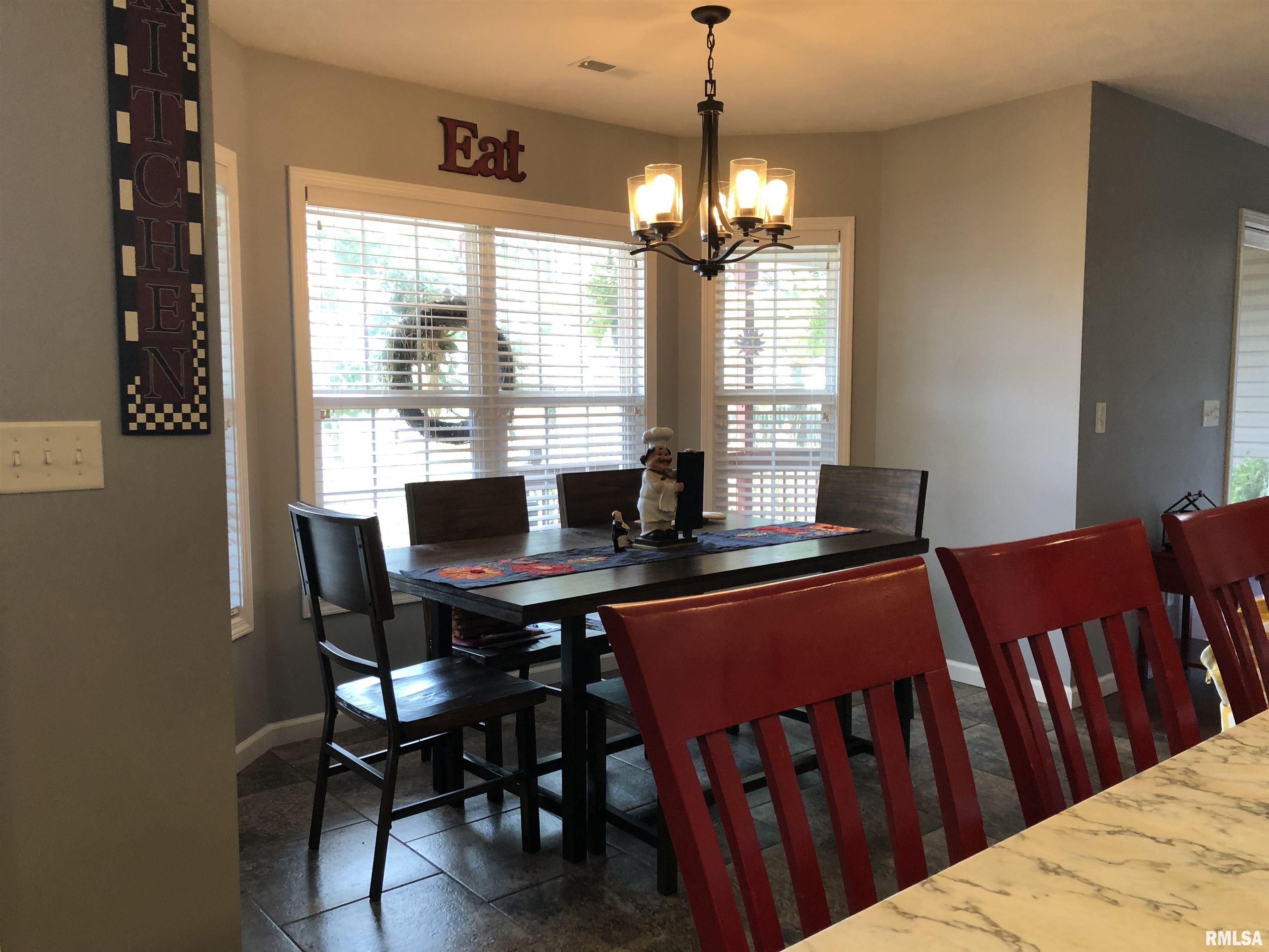 2302 Spring Lane Marion, IL 62959 - Photo 10 of 30 Gallery Image 10