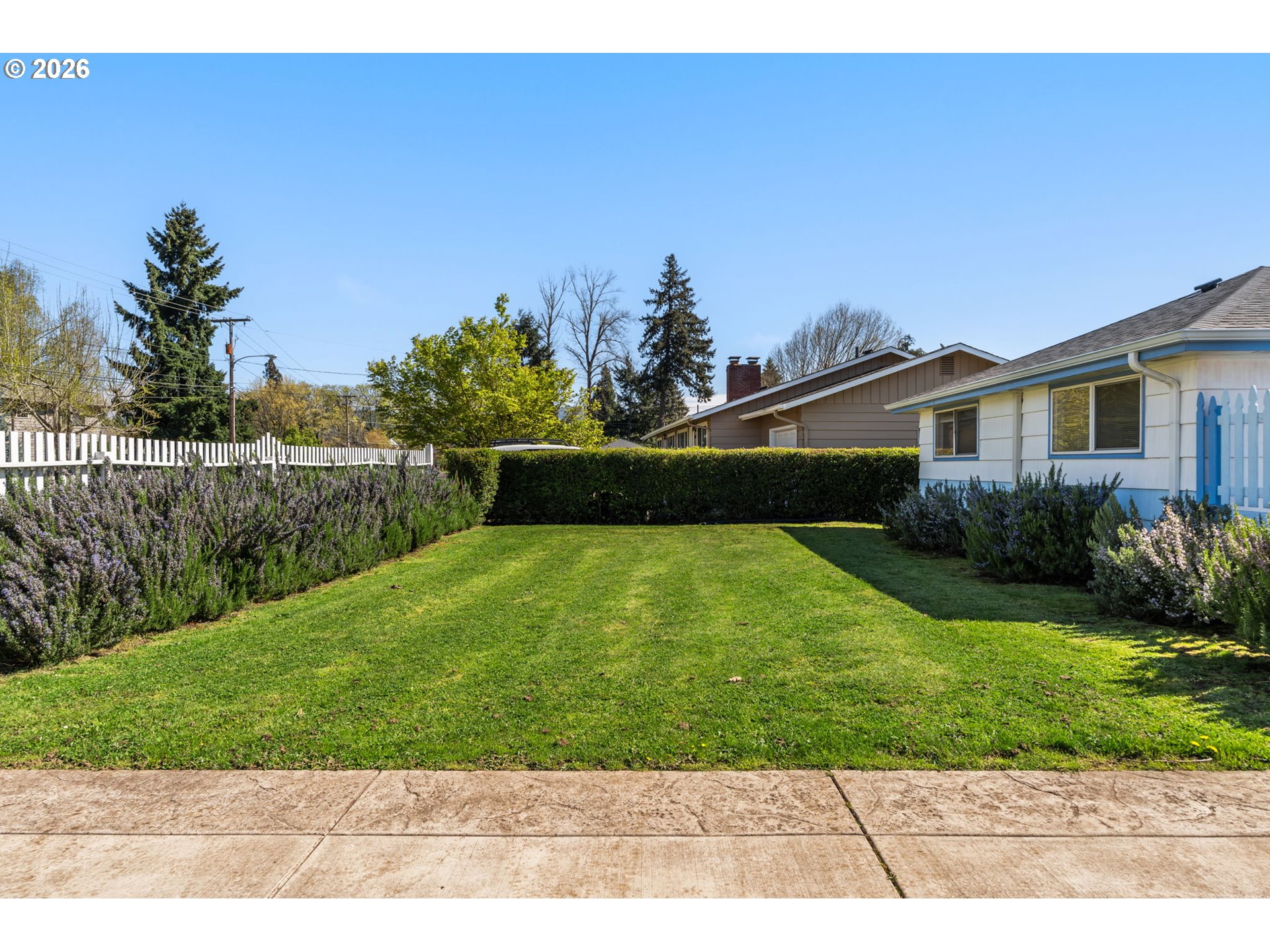 2956 Willakenzie Road Eugene, OR 97401 - Photo 2 of 32