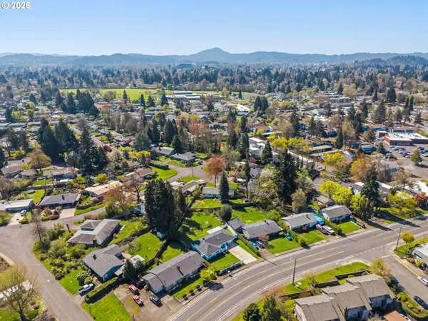 $440,000 | 2956 Willakenzie Road, Eugene, OR 97401