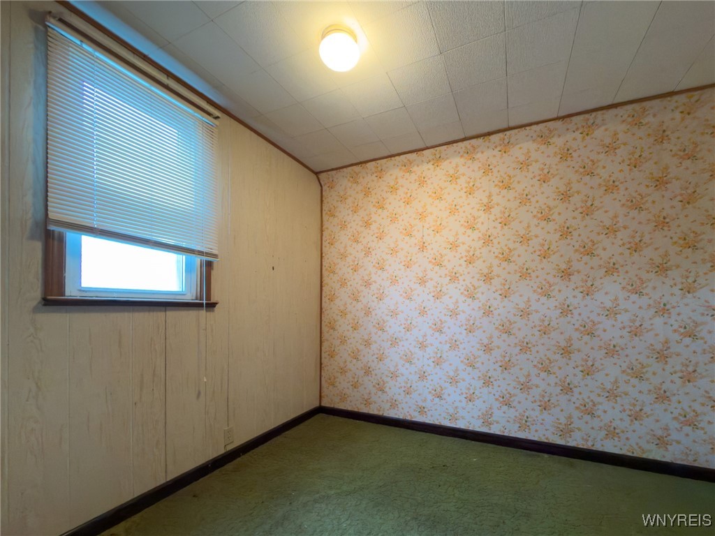 1276 Indian Church Road West Seneca, NY 14224 - Photo 14 of 32 2nd Floor Bedroom