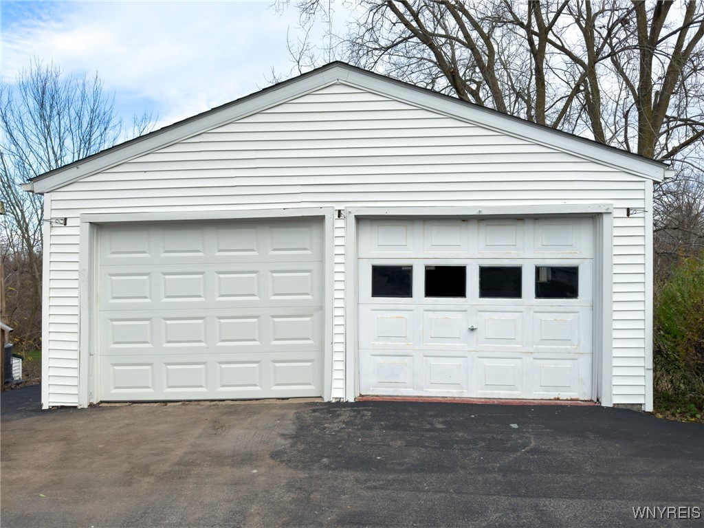 1276 Indian Church Road West Seneca, NY 14224 - Photo 24 of 32