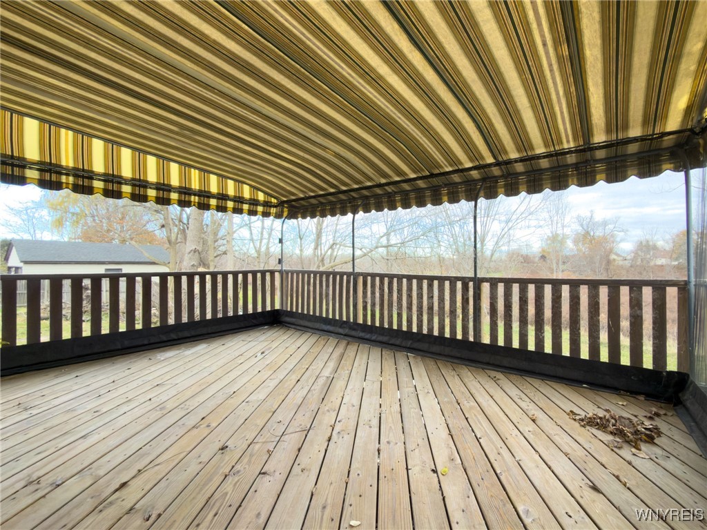 1276 Indian Church Road West Seneca, NY 14224 - Photo 27 of 32 Fully Screened In Porch