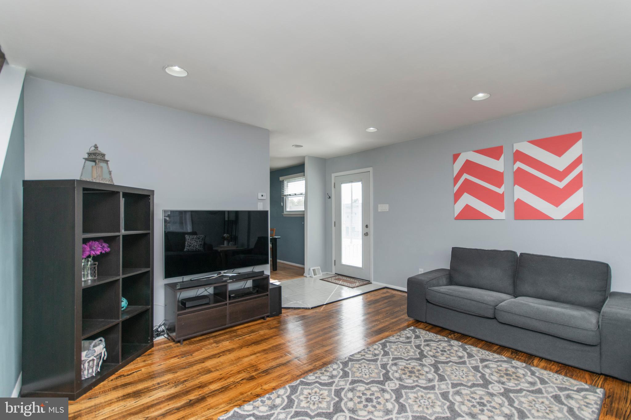 805 Avon Road Philadelphia, PA 19116 - Photo 2 of 30