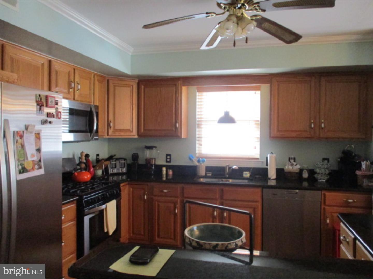 4569 Hillside Road Reading, PA 19606 - Photo 5 of 18 Kitchen