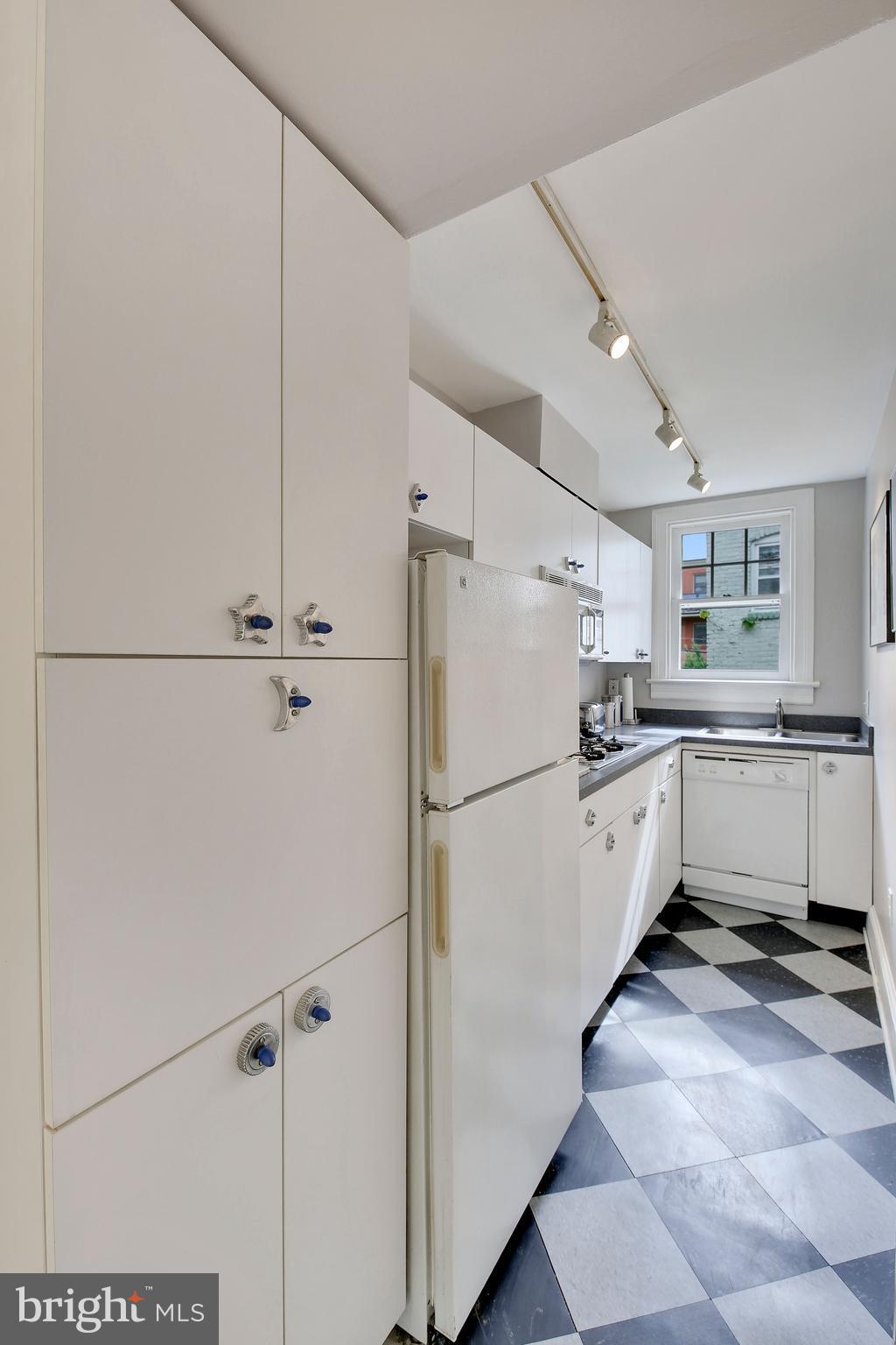 1816 T Street Northwest, Unit 4 Washington, DC 20009 - Photo 11 of 25 Kitchen