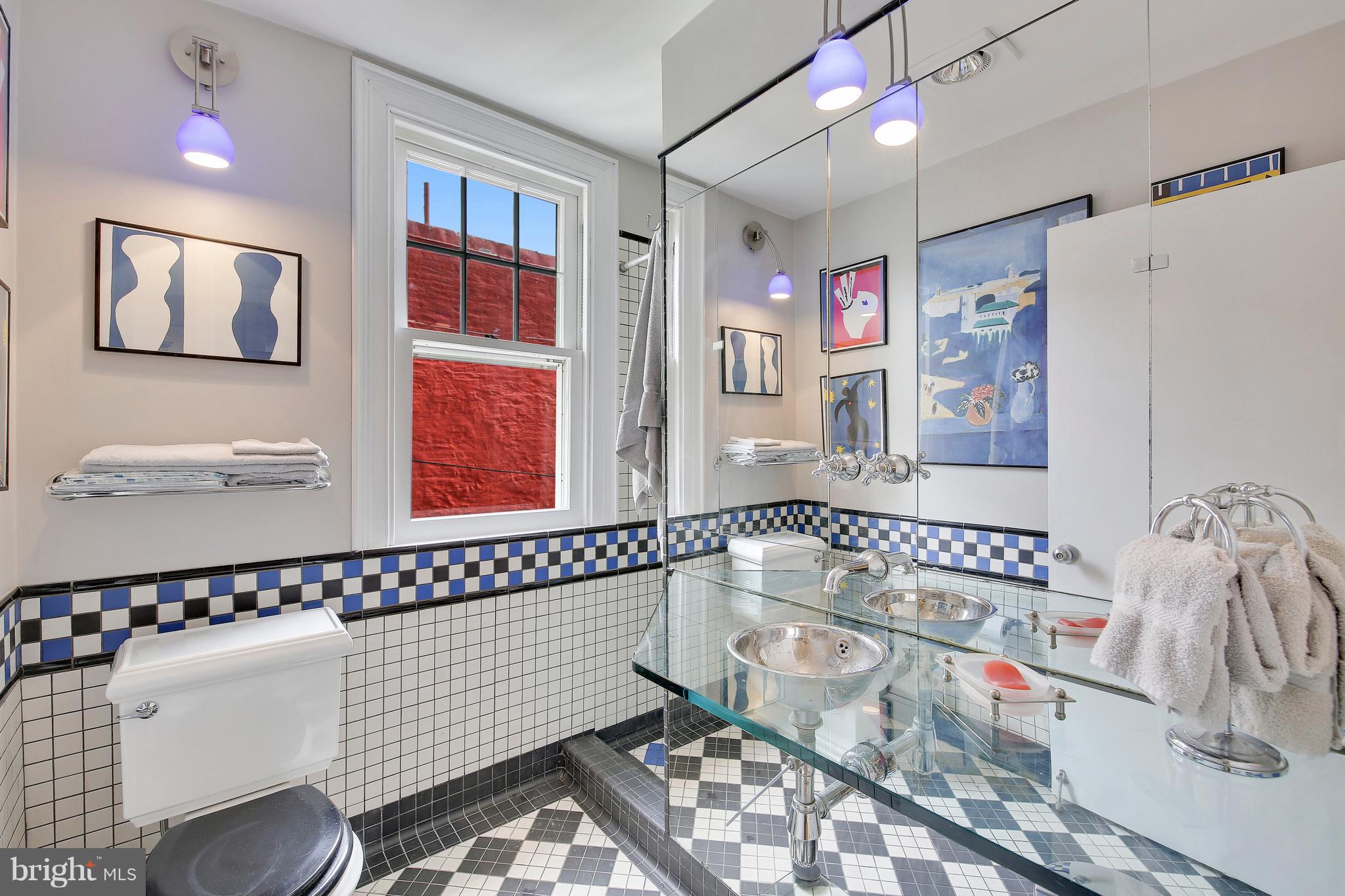 1816 T Street Northwest, Unit 4 Washington, DC 20009 - Photo 18 of 25 Bath