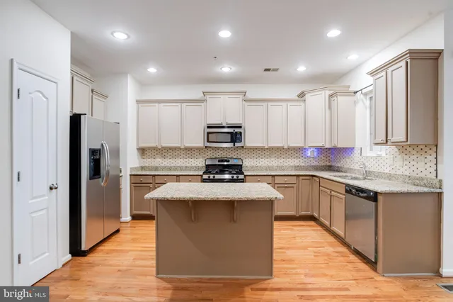 $3,200 | 709 Hidden Oak Lane, Glen Burnie, MD 21060