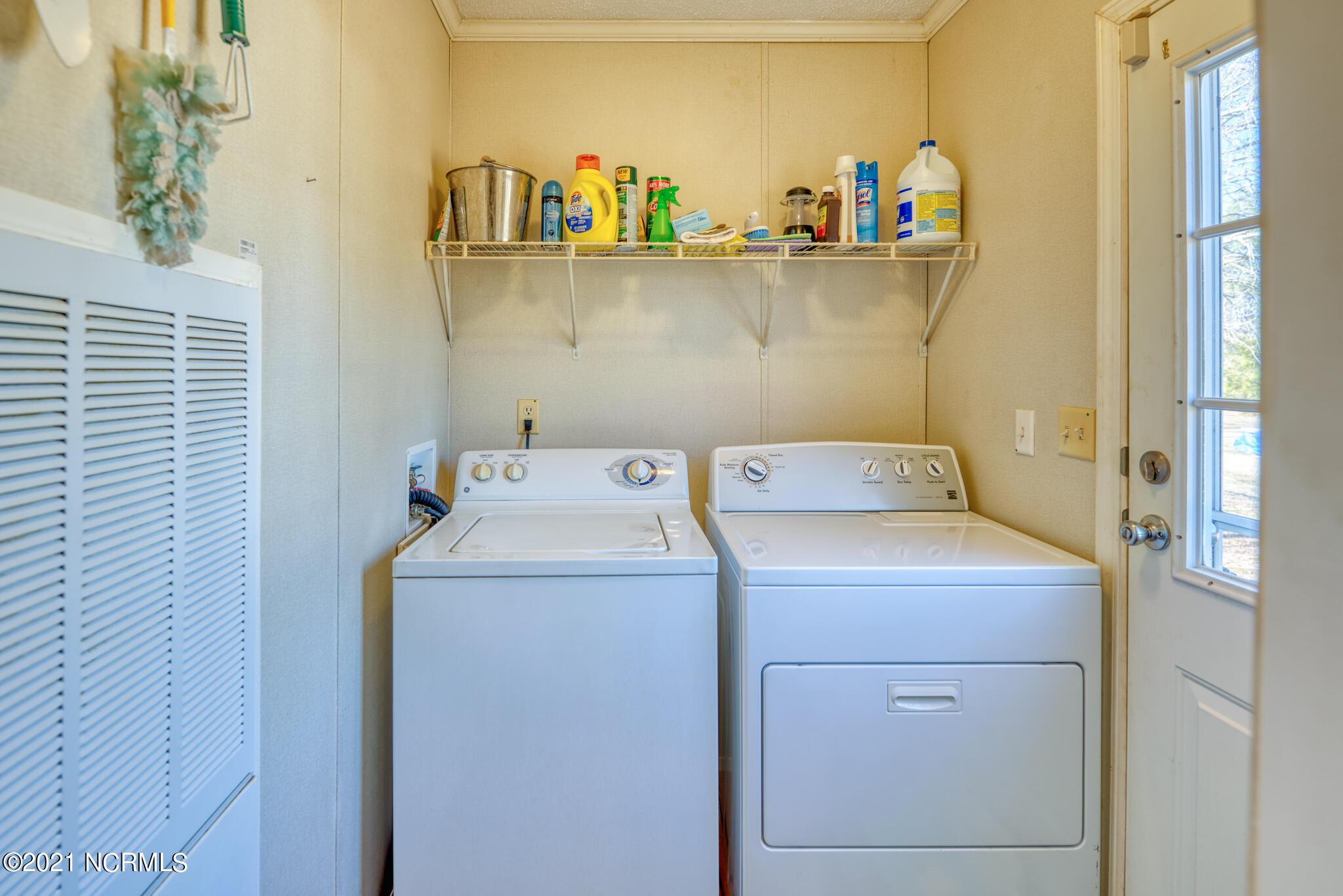 60 Gerainium Road Hampstead, NC 28443 - Photo 16 of 31 Laundry Room