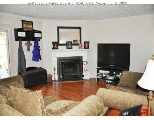 587 Stringer Branch Road Peytona, WV 25154 - Photo 12 of 16 Living Room.