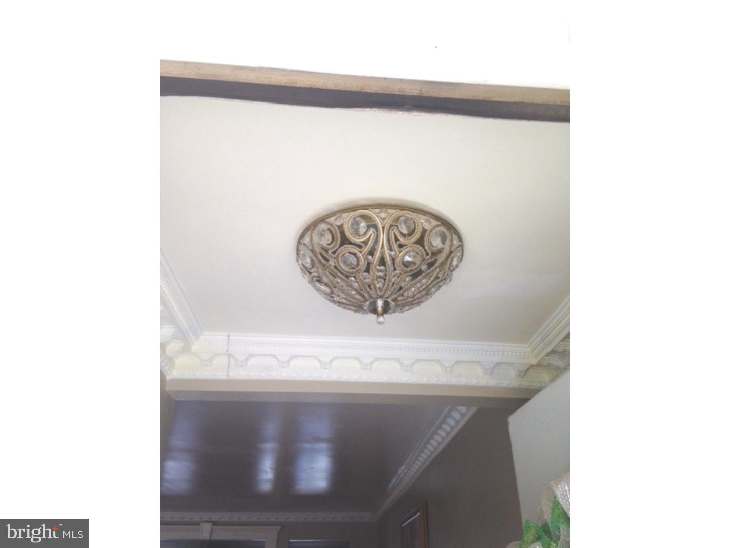 7449 Brockton Road Philadelphia, PA 19151 - Photo 2 of 13 Foyer