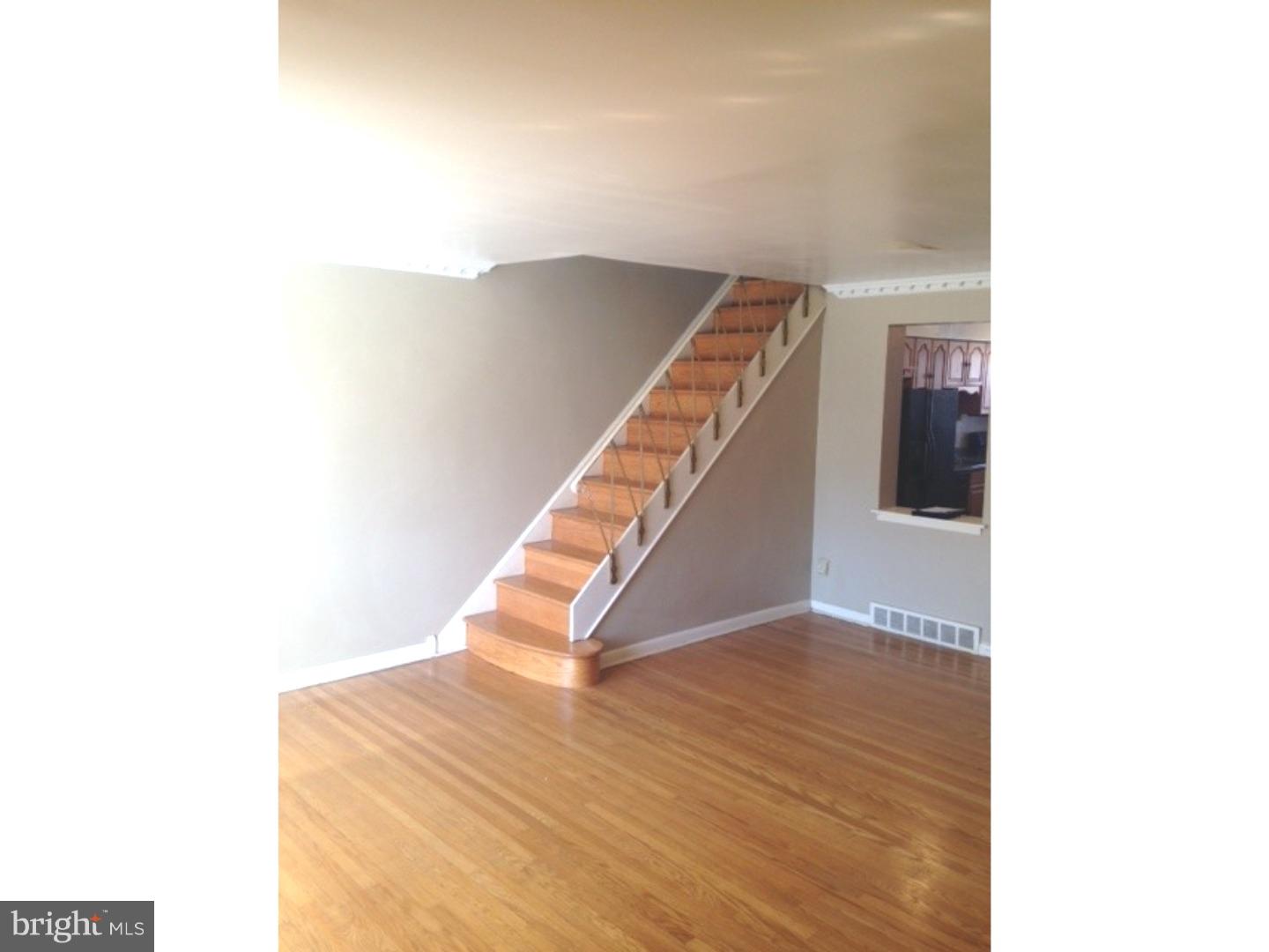 7449 Brockton Road Philadelphia, PA 19151 - Photo 3 of 13 Living Room