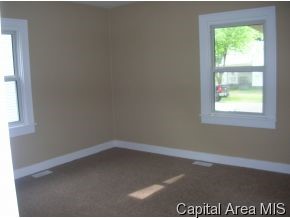 2019 North 17th Street Springfield, IL 62702 - Photo 5 of 11