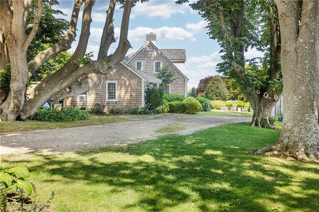 47 Kane Avenue Middletown, RI 02842 - Photo 4 of 46
