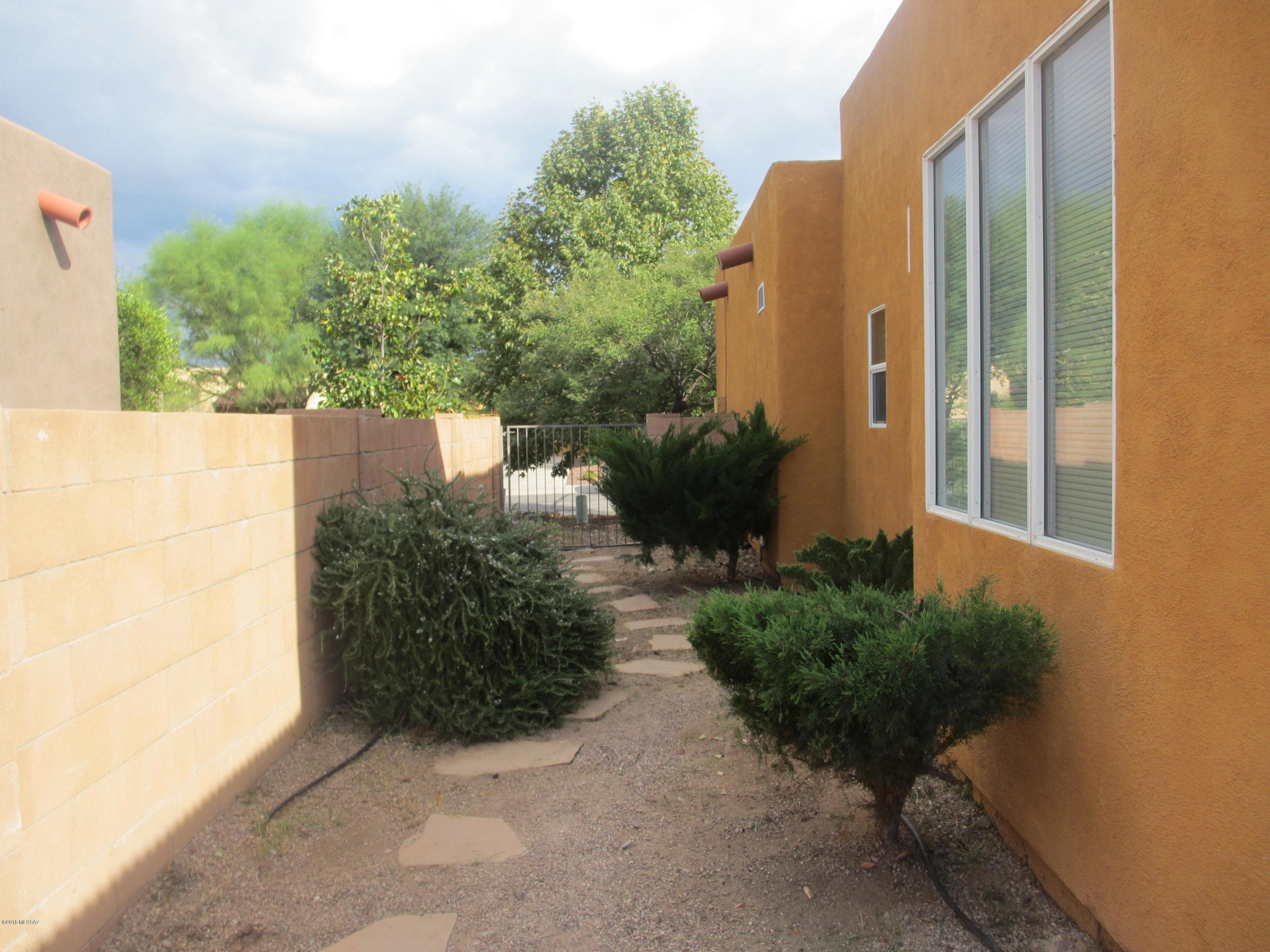 334 Via Bella Donna Rio Rico, AZ 85648 - Photo 30 of 40