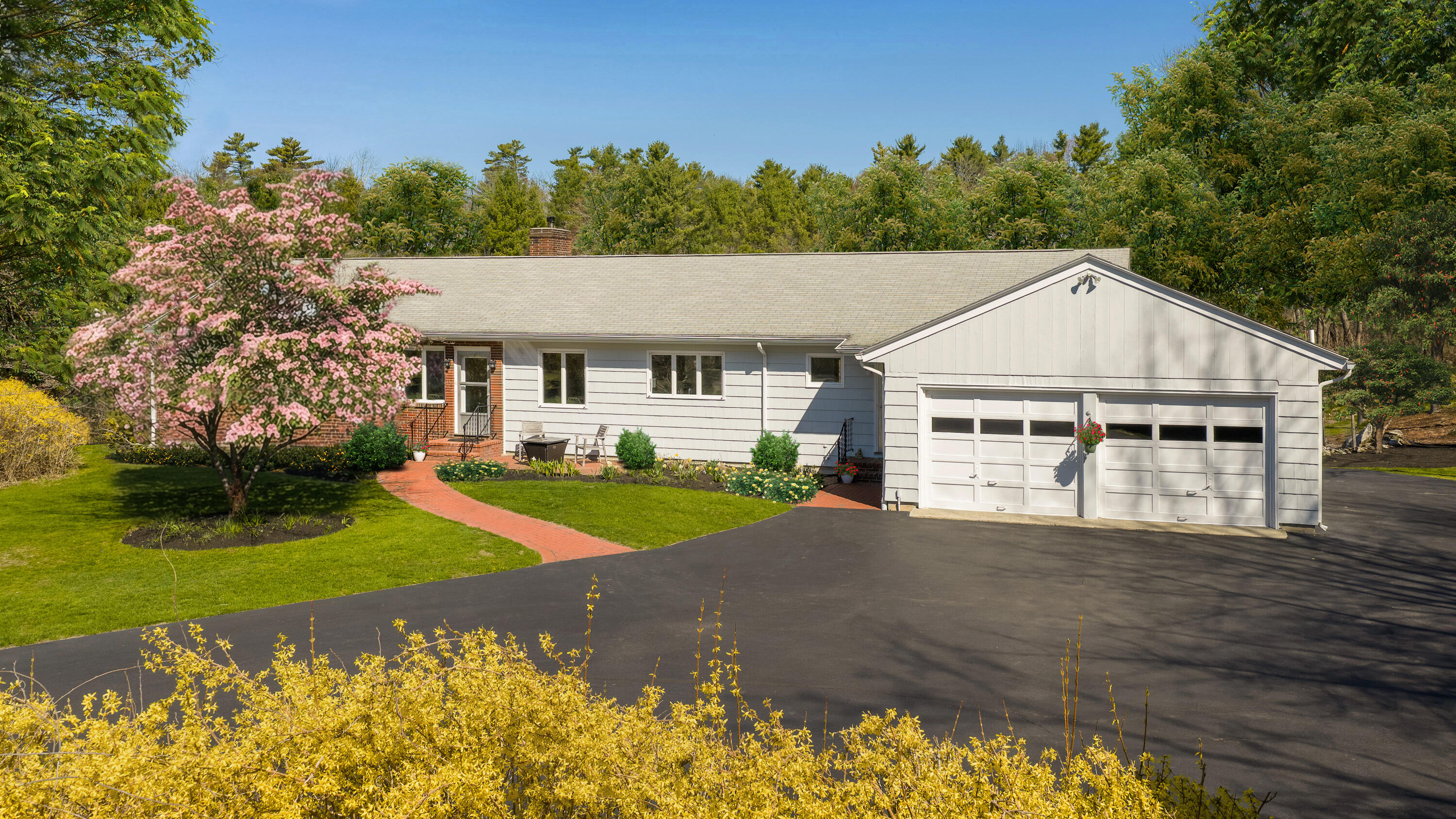 69 Falmouth Road Falmouth, ME 04105 - Photo 2 of 46 3