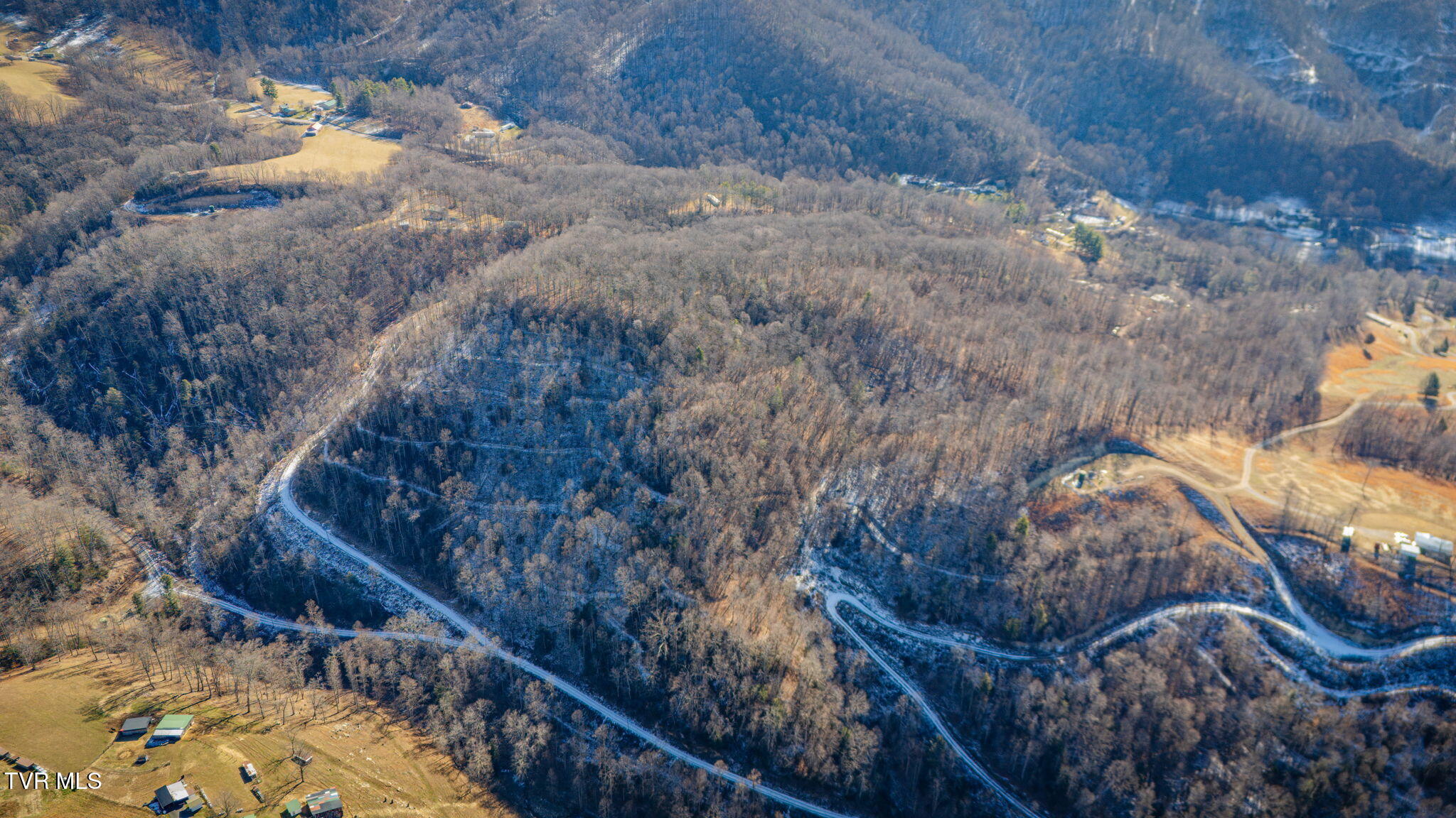 3630 Combs Rdg Road Honaker, VA 24260 - Photo 11 of 15 111