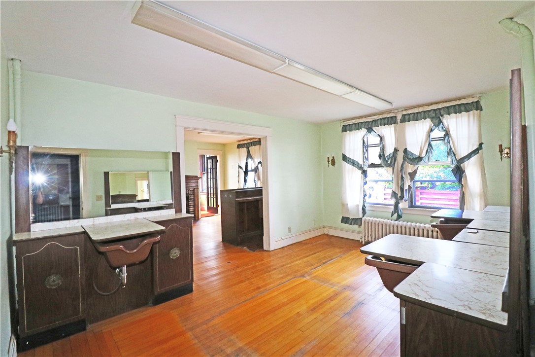 283 West Main Road Middletown, RI 02842 - Photo 15 of 35 Gallery Image 15