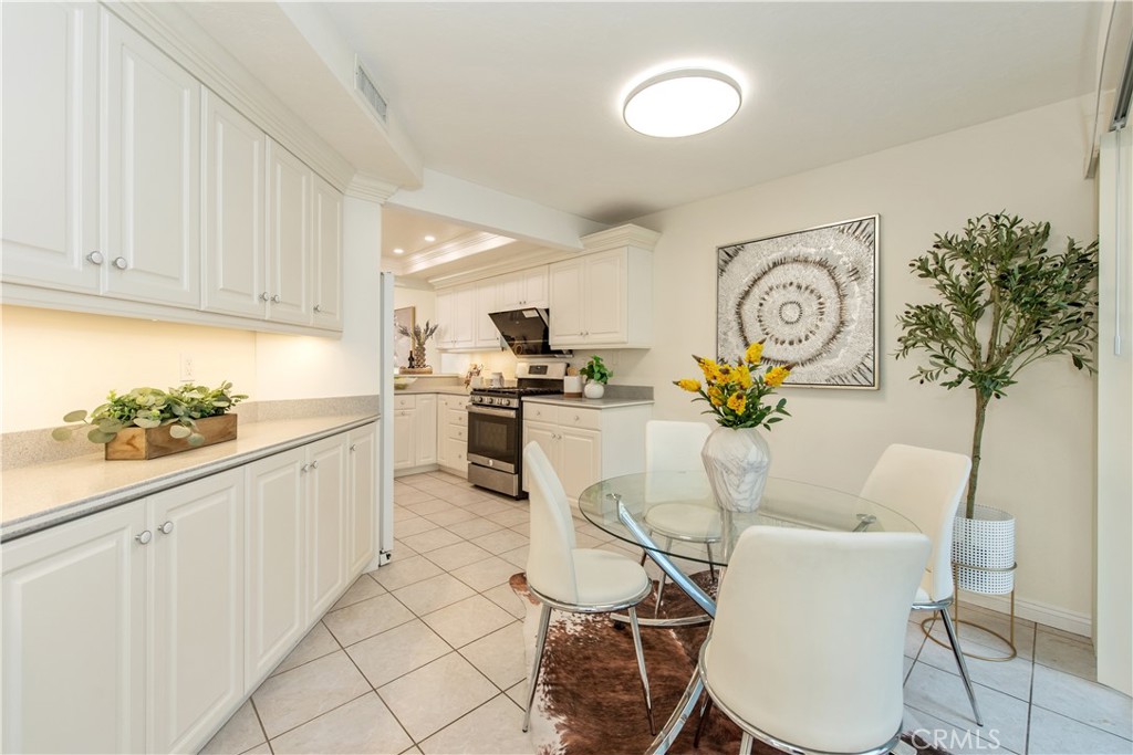 19 Alabaster Irvine, CA 92614 - Photo 7 of 27
