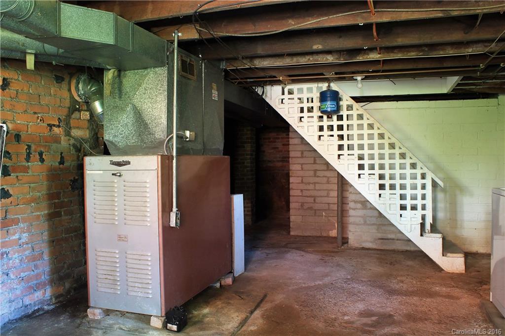 481 Sand Hill Road Asheville, NC 28806 - Photo 15 of 16