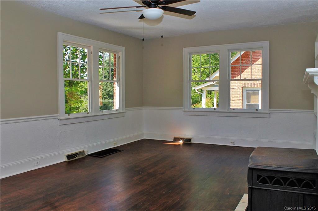 481 Sand Hill Road Asheville, NC 28806 - Photo 4 of 16