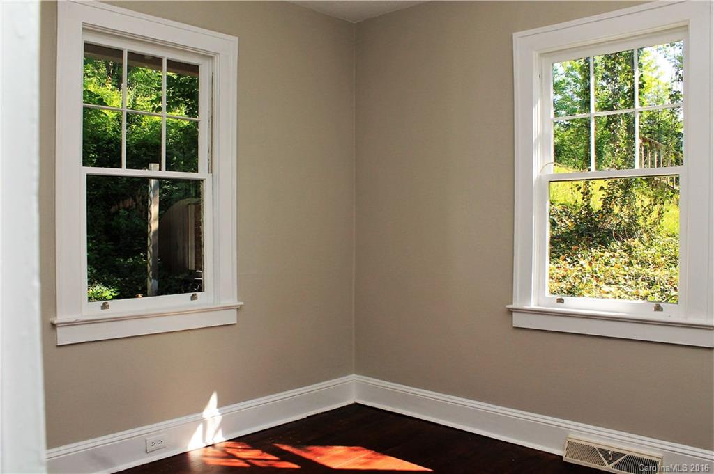 481 Sand Hill Road Asheville, NC 28806 - Photo 7 of 16