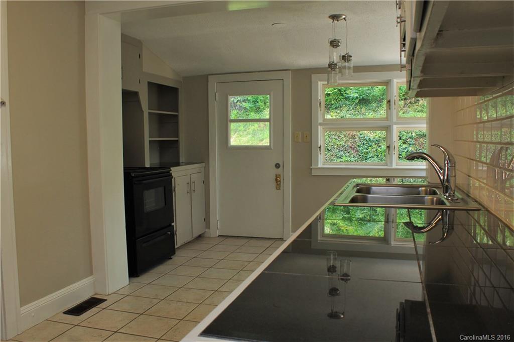 481 Sand Hill Road Asheville, NC 28806 - Photo 8 of 16