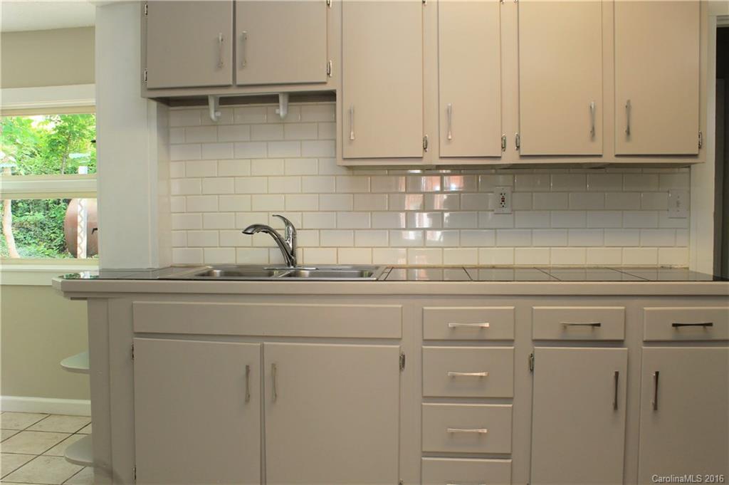 481 Sand Hill Road Asheville, NC 28806 - Photo 10 of 16