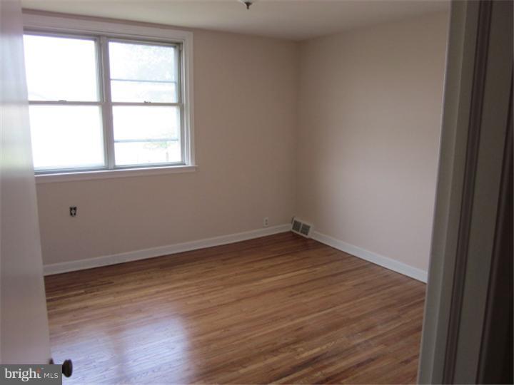 2757 Rhawn Street Philadelphia, PA 19152 - Photo 11 of 12 Gallery Image 11