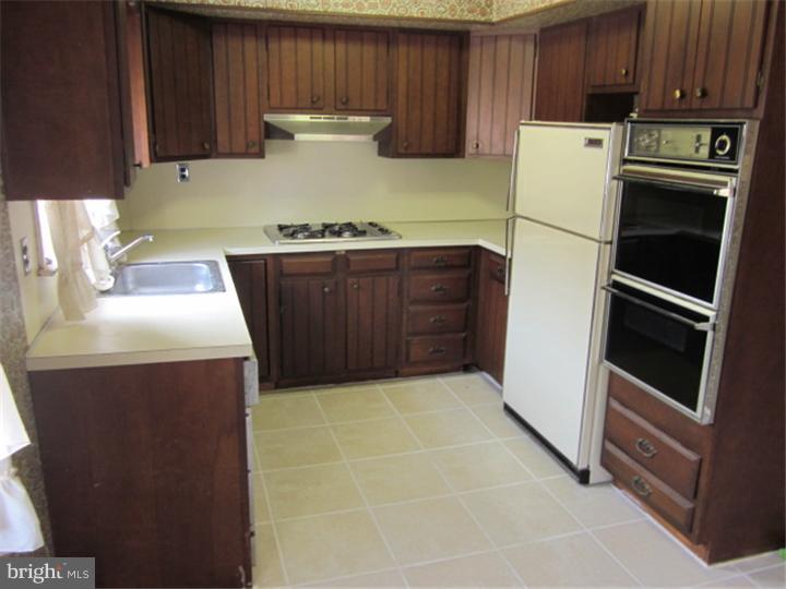 2757 Rhawn Street Philadelphia, PA 19152 - Photo 6 of 12 Gallery Image 6
