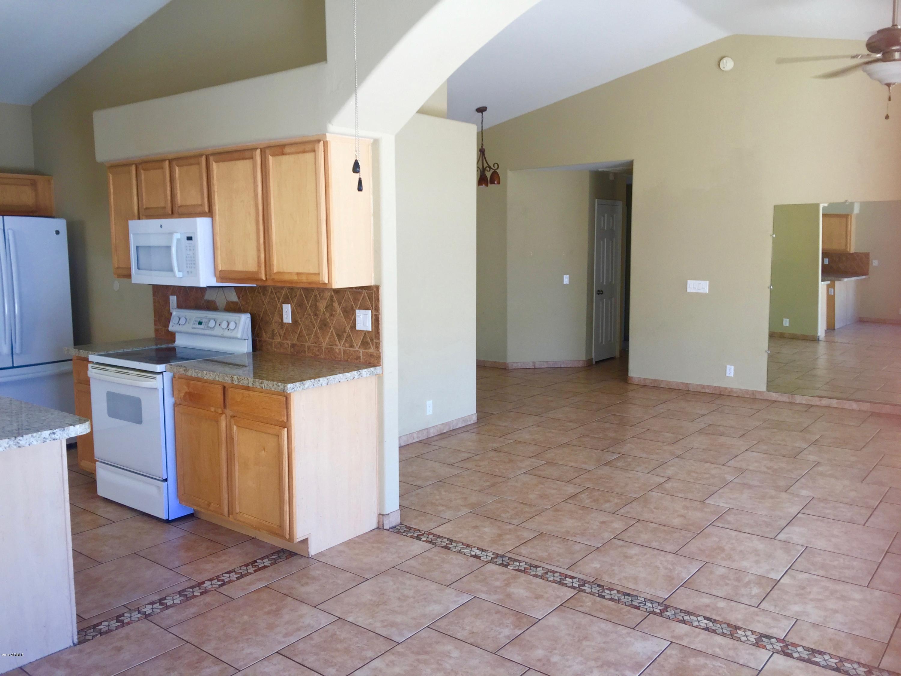 929 East Harwell Road Phoenix, AZ 85042 - Photo 4 of 20 Smalley - 13 of 19