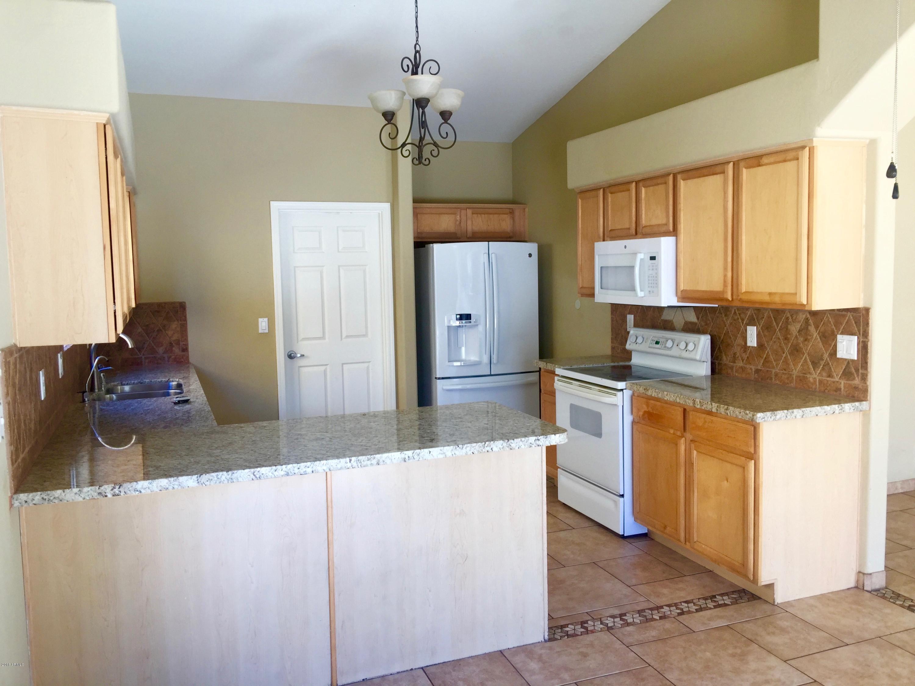 929 East Harwell Road Phoenix, AZ 85042 - Photo 5 of 20 Smalley - 12 of 19