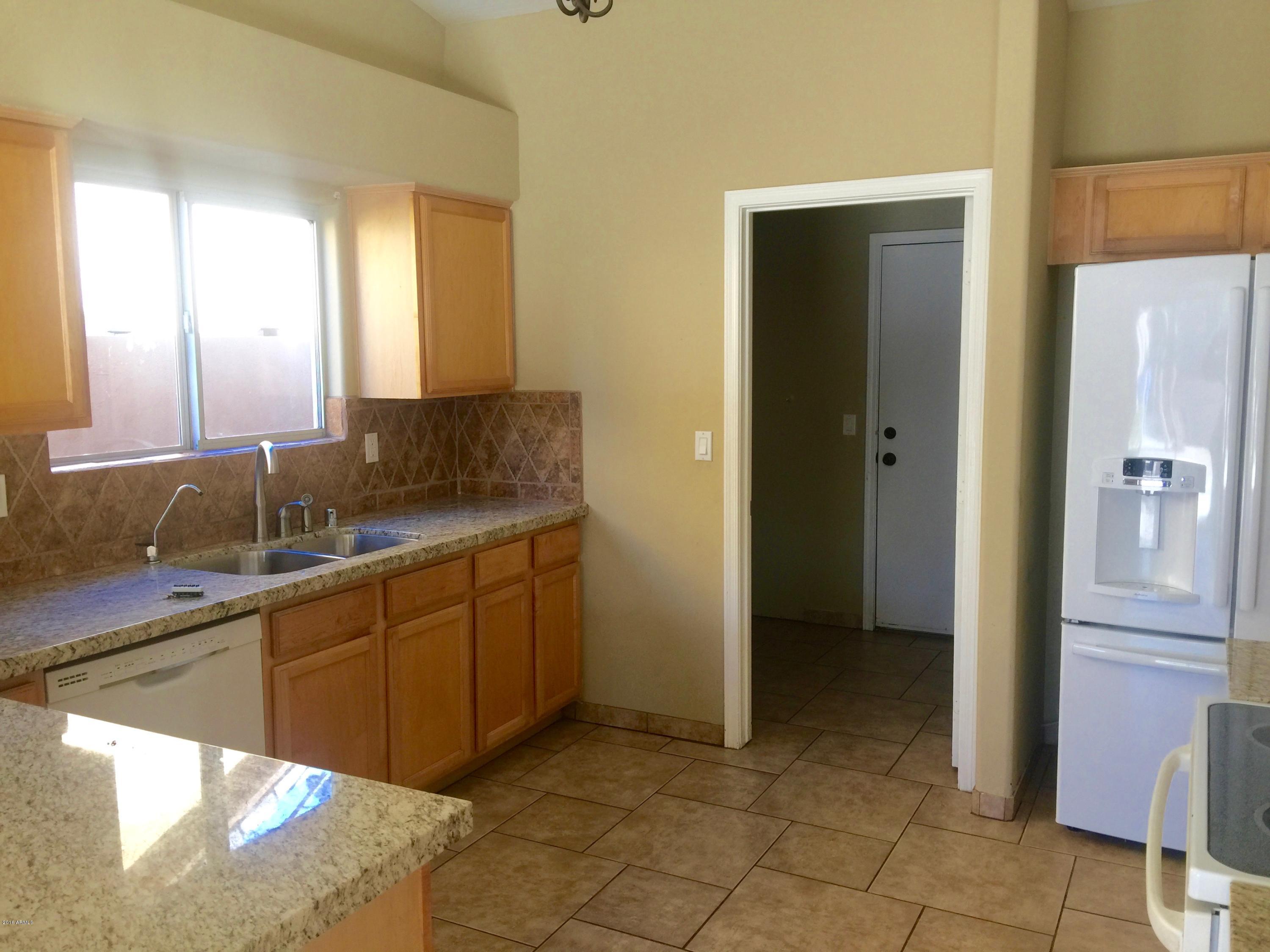 929 East Harwell Road Phoenix, AZ 85042 - Photo 6 of 20 Smalley - 14 of 19