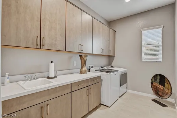 $1,399,900 | 5702 Kings Blf Avenue, Las Vegas, NV 89131