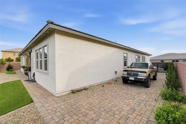 $1,399,900 | 5702 Kings Blf Avenue, Las Vegas, NV 89131