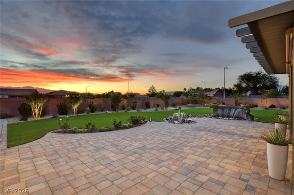$1,399,900 | 5702 Kings Blf Avenue, Las Vegas, NV 89131