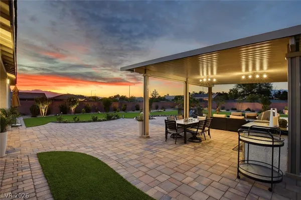 $1,399,900 | 5702 Kings Blf Avenue, Las Vegas, NV 89131