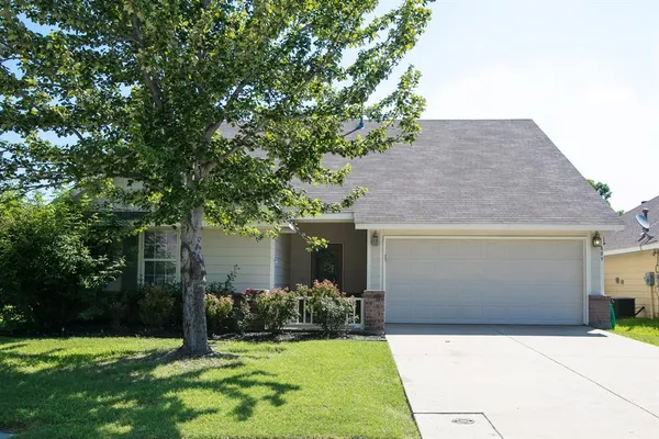 $2,300 | 809 Robbin Circle, McKinney, TX 75072