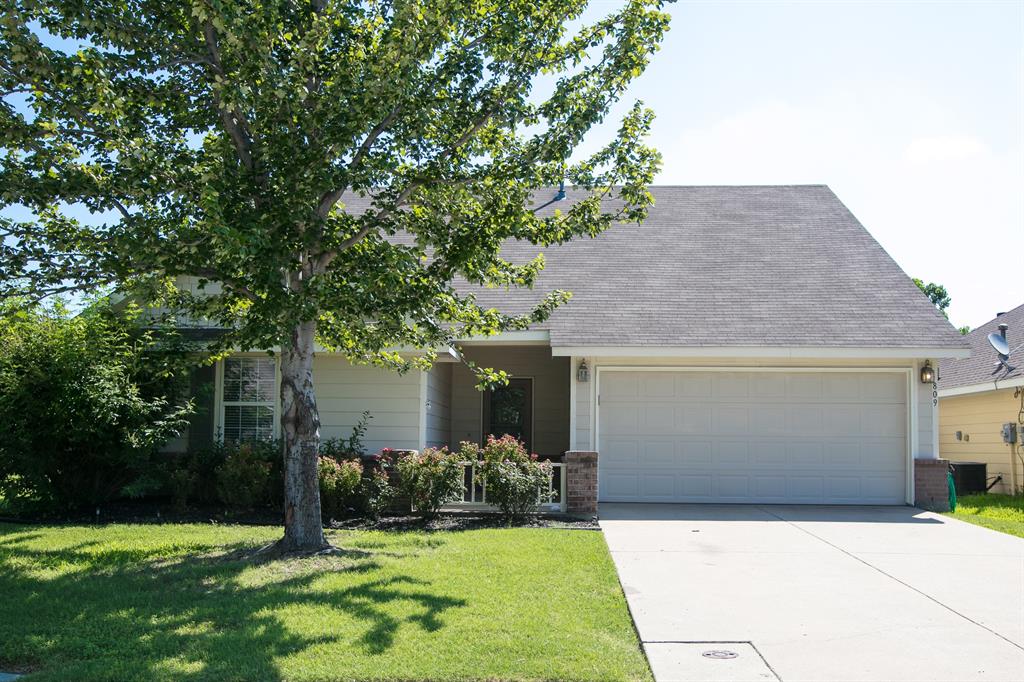 809 Robbin Circle McKinney, TX 75072 - Photo 1 of 23