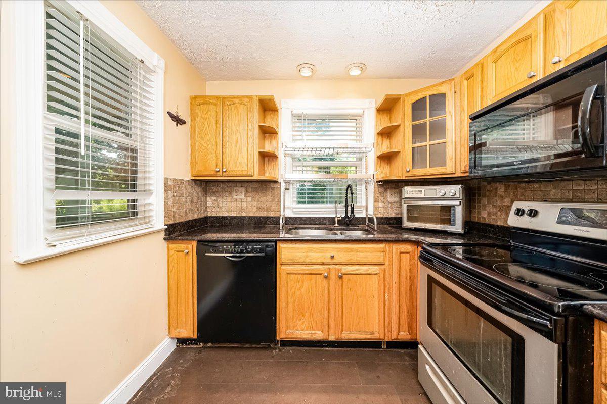 5968 Grove Hill Road Frederick, MD 21703 - Photo 9 of 43 Kitchen