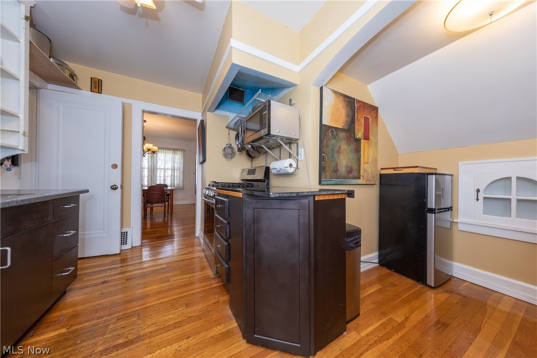3658 Daleford Road Cleveland, OH 44120 - Photo 7 of 28