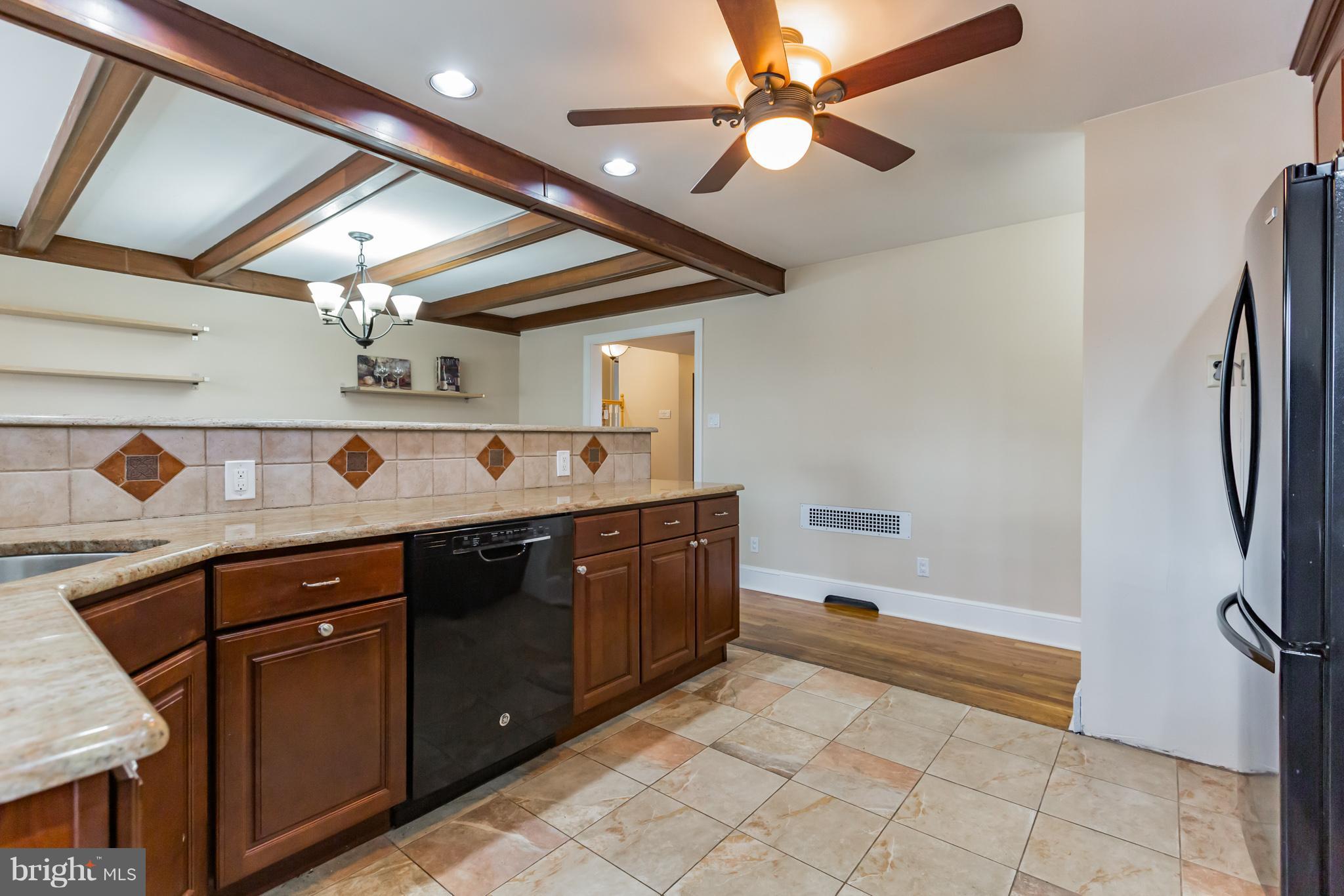 1675 Larkin Road Boothwyn, PA 19061 - Photo 7 of 31 Granite Breakfast Bar