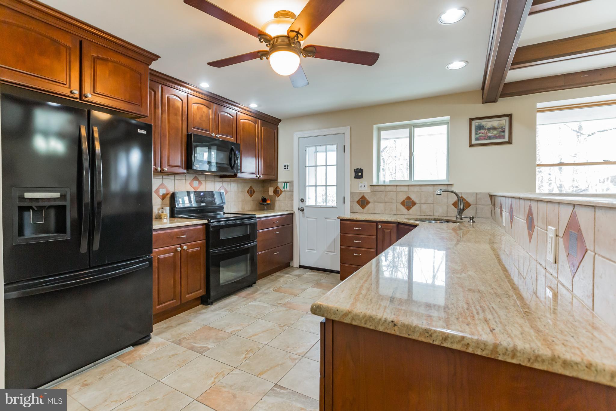 1675 Larkin Road Boothwyn, PA 19061 - Photo 8 of 31 Newer appliances