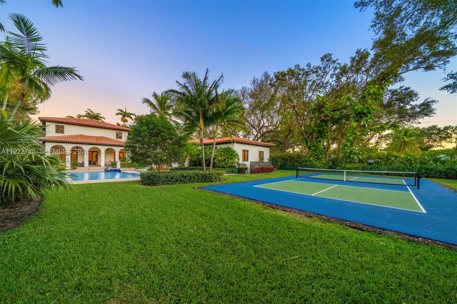 8800 Southwest 57th Avenue Pinecrest, FL 33156 - Photo 48 of 52