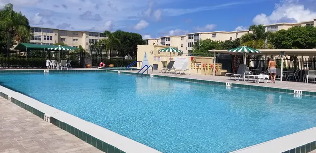 $1,800 | 2400 Northeast 1st Lane, Unit 206, Boynton Beach, FL 33435