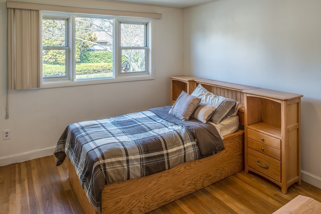 11 Trager Road Marblehead, MA 01945 - Photo 10 of 17